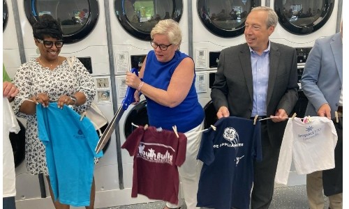 GE Appliances与公益组织合作开设社区洗衣店