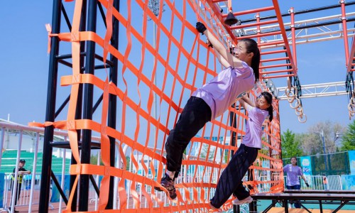 北京首届亲子运动会引爆青少年圈：从体能挑战到“全时段家庭消费闭环”